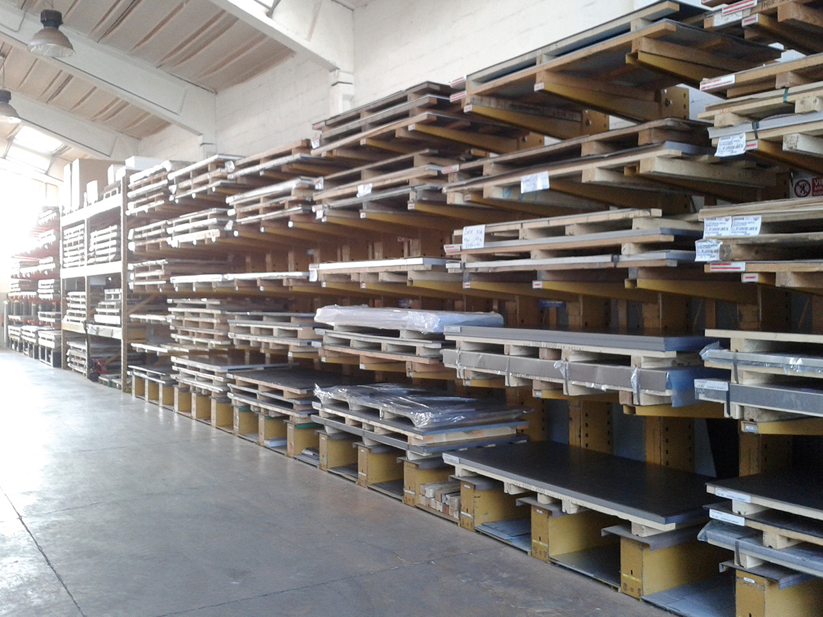 2000 Magazzino Materia Prima