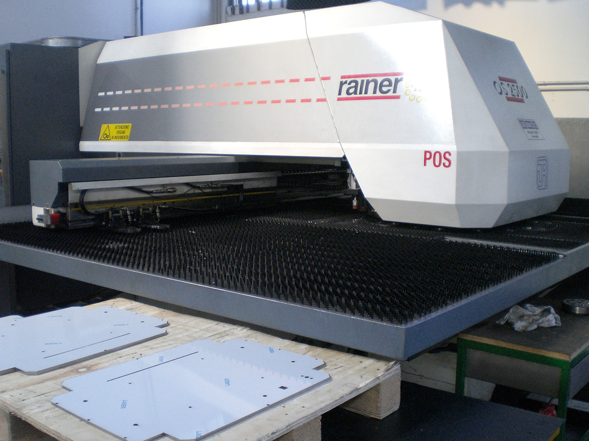 2000 Punzonatrice Rainer OS-2500